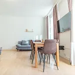 Bookable in Lockdown Buchbar Modern Apartment 6,1