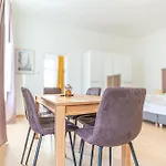 Bookable in Lockdown Buchbar Modern Apartment 6,1