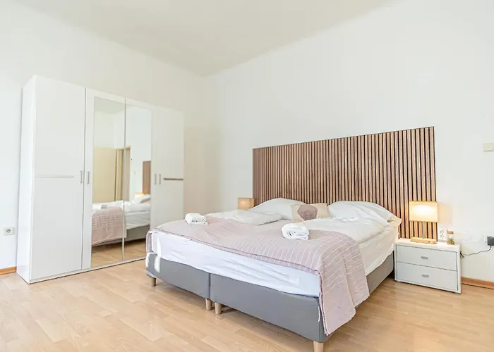 Bookable in Lockdown Buchbar Modern Apartment 6,1